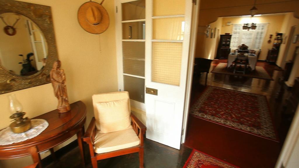 Senani Colonial Holiday Bungalow Nuwara Eliya Rum bild