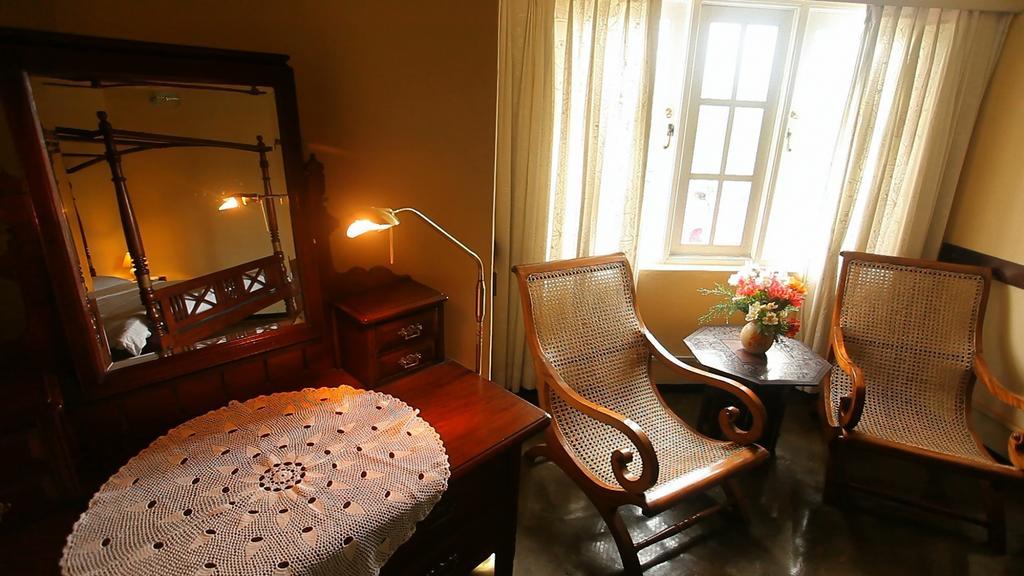Senani Colonial Holiday Bungalow Nuwara Eliya Rum bild